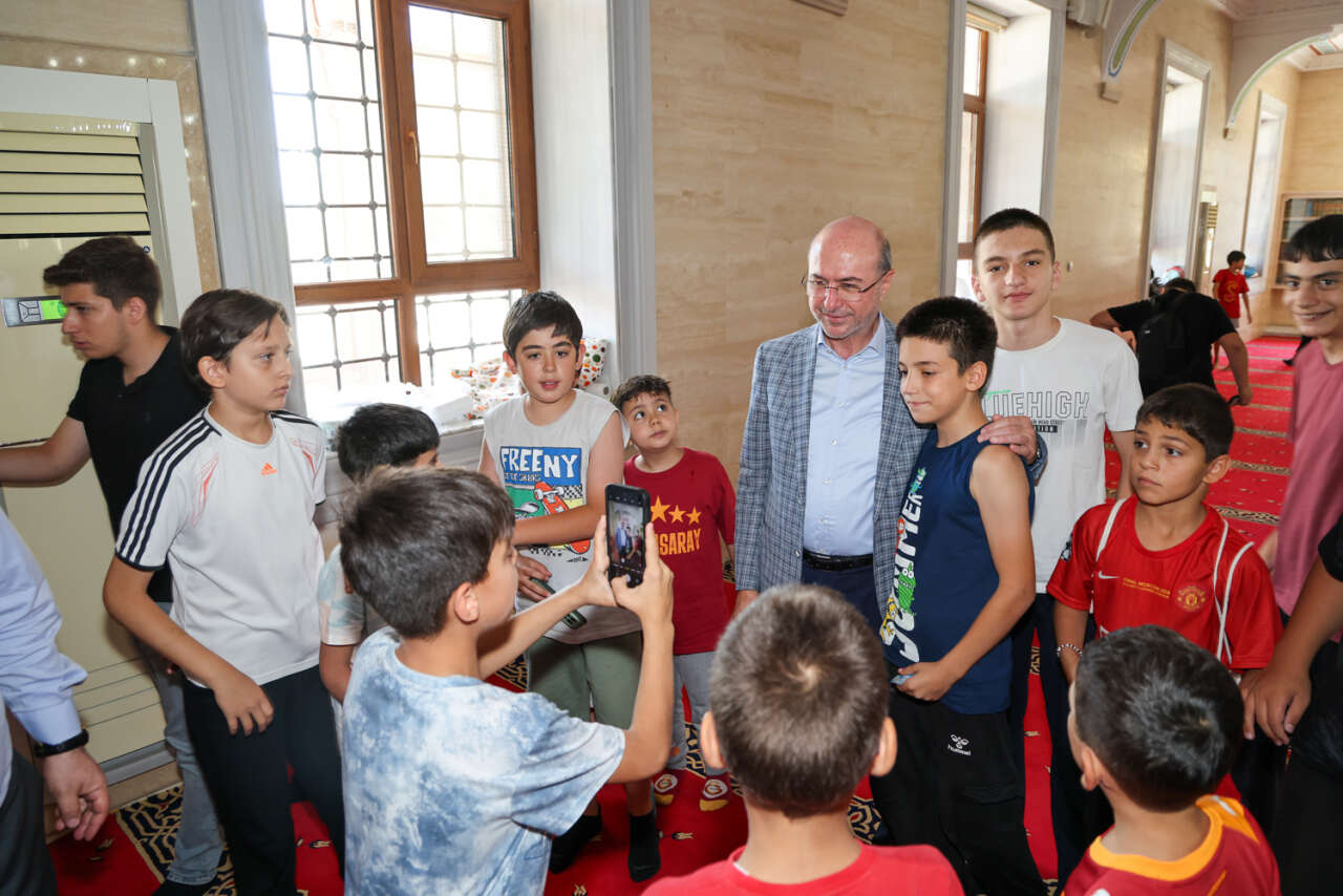 Konya’da yaz coşkusu! Başkan Pekyatırmacı Kur’an Kurslarında çocuklarla buluştu 14